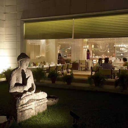 32Nd Milestone Hotel Gurgaon Ngoại thất bức ảnh