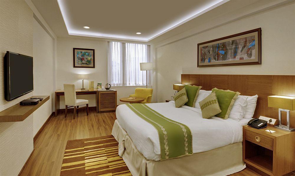 32Nd Milestone Hotel Gurgaon Ngoại thất bức ảnh
