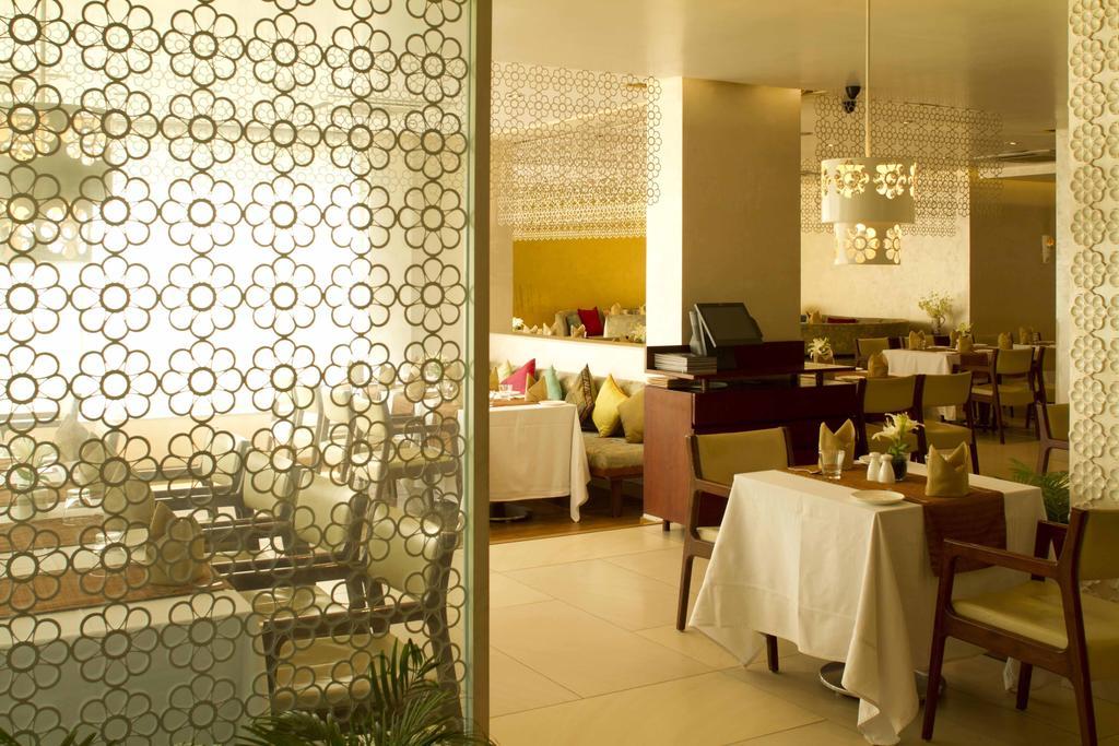 32Nd Milestone Hotel Gurgaon Ngoại thất bức ảnh